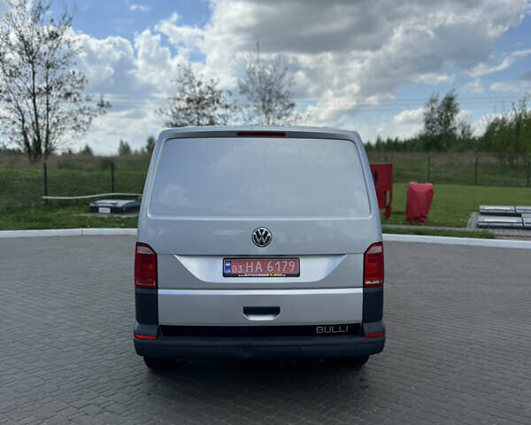 Серый Фольксваген Transporter, объемом двигателя 2 л и пробегом 198 тыс. км за 18512 $, фото 8 на Automoto.ua