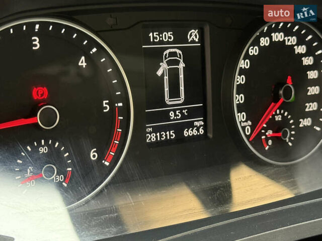 Серый Фольксваген Transporter, объемом двигателя 2 л и пробегом 280 тыс. км за 25800 $, фото 45 на Automoto.ua