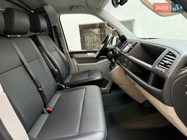 Серый Фольксваген Transporter, объемом двигателя 2 л и пробегом 280 тыс. км за 25800 $, фото 19 на Automoto.ua