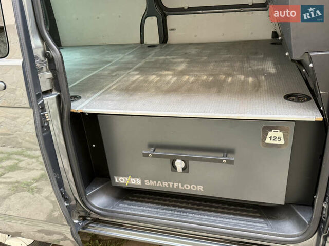 Серый Фольксваген Transporter, объемом двигателя 2 л и пробегом 280 тыс. км за 25800 $, фото 32 на Automoto.ua