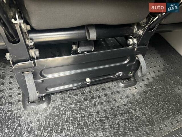 Сірий Фольксваген Transporter, об'ємом двигуна 1.97 л та пробігом 240 тис. км за 26500 $, фото 7 на Automoto.ua
