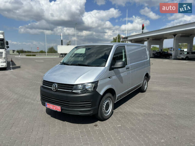 Серый Фольксваген Transporter, объемом двигателя 2 л и пробегом 198 тыс. км за 18512 $, фото 1 на Automoto.ua