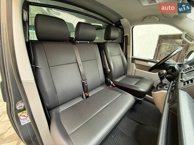 Серый Фольксваген Transporter, объемом двигателя 2 л и пробегом 280 тыс. км за 25800 $, фото 48 на Automoto.ua