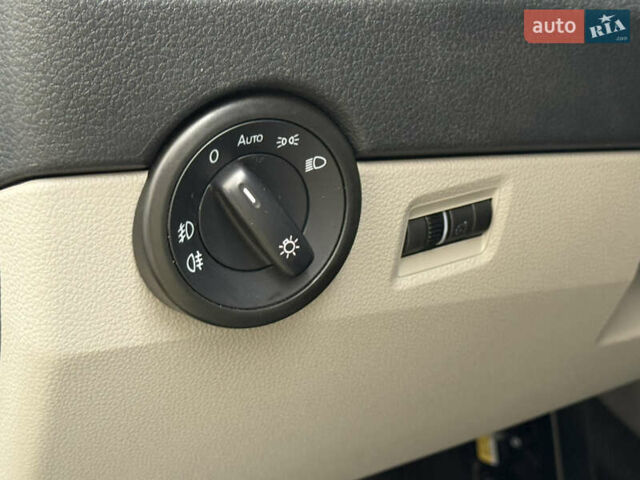 Серый Фольксваген Transporter, объемом двигателя 2 л и пробегом 280 тыс. км за 25800 $, фото 40 на Automoto.ua