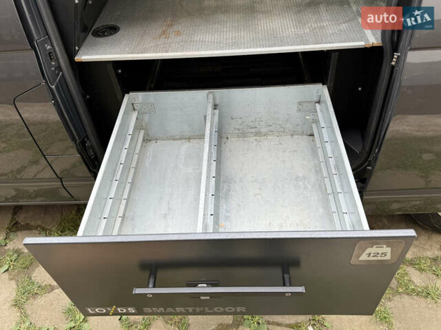 Серый Фольксваген Transporter, объемом двигателя 2 л и пробегом 280 тыс. км за 25800 $, фото 35 на Automoto.ua