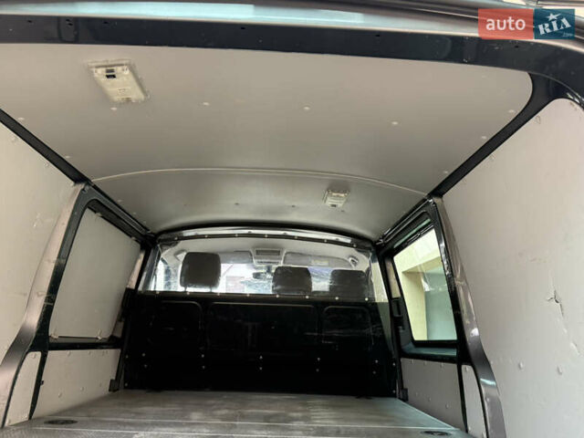 Серый Фольксваген Transporter, объемом двигателя 2 л и пробегом 280 тыс. км за 25800 $, фото 31 на Automoto.ua