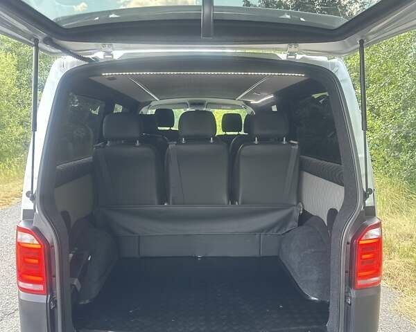 Серый Фольксваген Transporter, объемом двигателя 1.97 л и пробегом 210 тыс. км за 31800 $, фото 8 на Automoto.ua