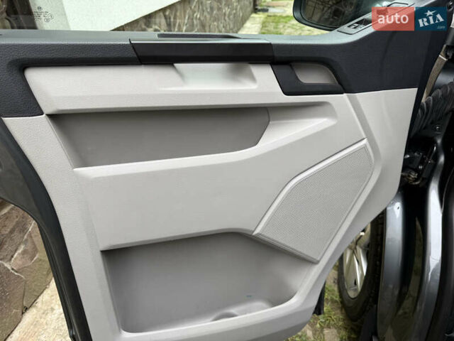 Серый Фольксваген Transporter, объемом двигателя 2 л и пробегом 280 тыс. км за 25800 $, фото 15 на Automoto.ua