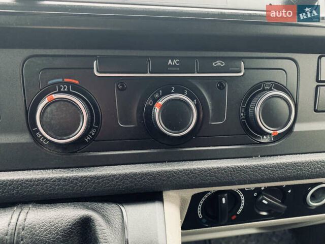 Серый Фольксваген Transporter, объемом двигателя 2 л и пробегом 162 тыс. км за 25900 $, фото 34 на Automoto.ua