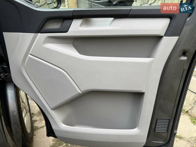 Серый Фольксваген Transporter, объемом двигателя 2 л и пробегом 280 тыс. км за 25800 $, фото 20 на Automoto.ua