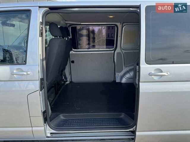 Сірий Фольксваген Transporter, об'ємом двигуна 2 л та пробігом 197 тис. км за 27900 $, фото 25 на Automoto.ua