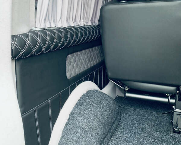 Серый Фольксваген Transporter, объемом двигателя 2 л и пробегом 162 тыс. км за 25900 $, фото 5 на Automoto.ua