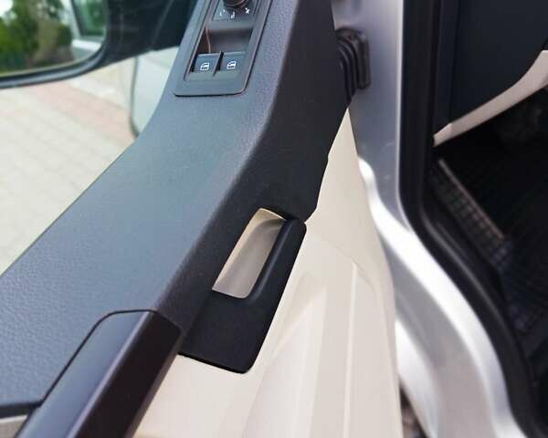 Серый Фольксваген Transporter, объемом двигателя 1.97 л и пробегом 210 тыс. км за 31800 $, фото 10 на Automoto.ua