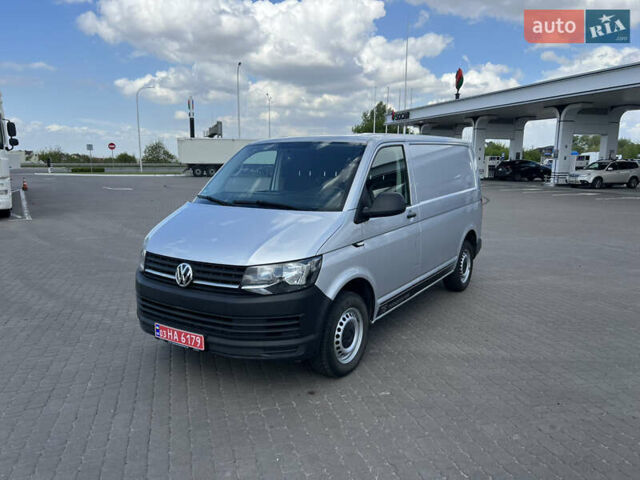 Серый Фольксваген Transporter, объемом двигателя 2 л и пробегом 198 тыс. км за 18512 $, фото 3 на Automoto.ua