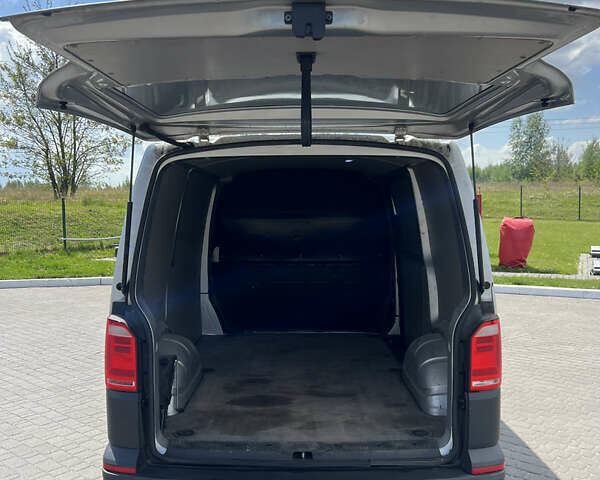 Серый Фольксваген Transporter, объемом двигателя 2 л и пробегом 198 тыс. км за 18512 $, фото 9 на Automoto.ua