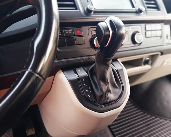 Серый Фольксваген Transporter, объемом двигателя 1.97 л и пробегом 210 тыс. км за 31800 $, фото 9 на Automoto.ua