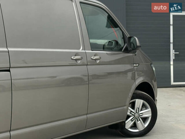 Сірий Фольксваген Transporter, об'ємом двигуна 2 л та пробігом 220 тис. км за 21000 $, фото 28 на Automoto.ua