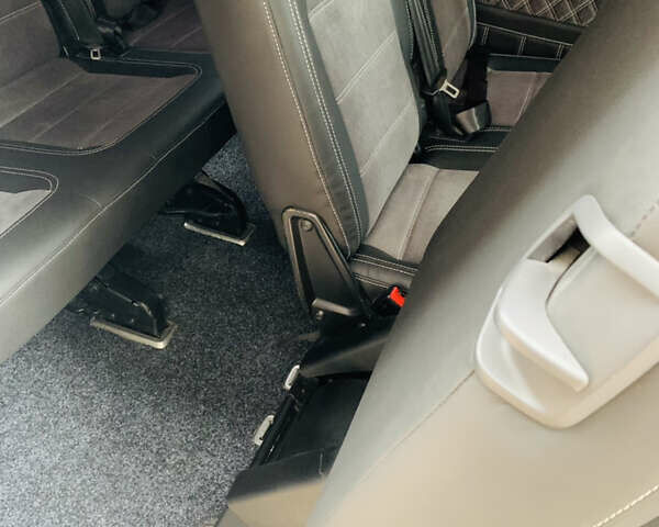 Серый Фольксваген Transporter, объемом двигателя 2 л и пробегом 162 тыс. км за 25900 $, фото 24 на Automoto.ua