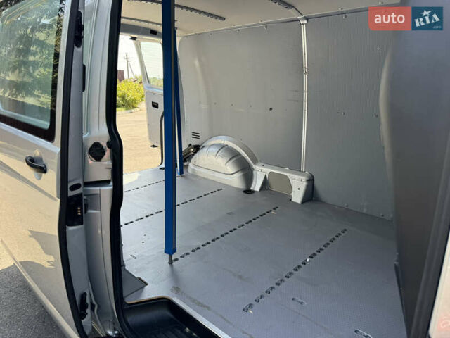 Серый Фольксваген Transporter, объемом двигателя 2 л и пробегом 173 тыс. км за 23400 $, фото 28 на Automoto.ua
