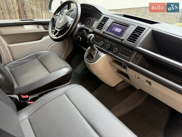 Серый Фольксваген Transporter, объемом двигателя 2 л и пробегом 280 тыс. км за 25800 $, фото 18 на Automoto.ua