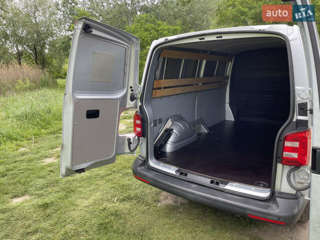 Сірий Фольксваген Transporter, об'ємом двигуна 2 л та пробігом 204 тис. км за 26000 $, фото 9 на Automoto.ua