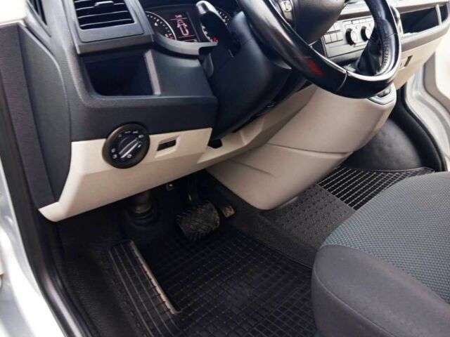 Серый Фольксваген Transporter, объемом двигателя 2 л и пробегом 210 тыс. км за 29970 $, фото 14 на Automoto.ua