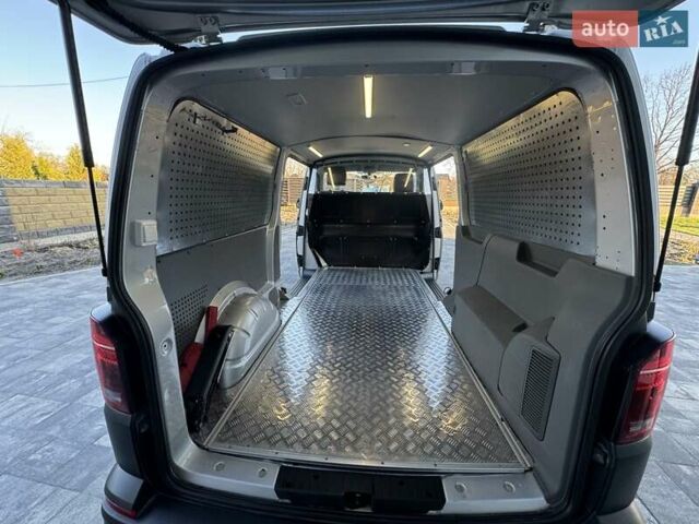 Серый Фольксваген Transporter, объемом двигателя 1.97 л и пробегом 178 тыс. км за 31500 $, фото 18 на Automoto.ua