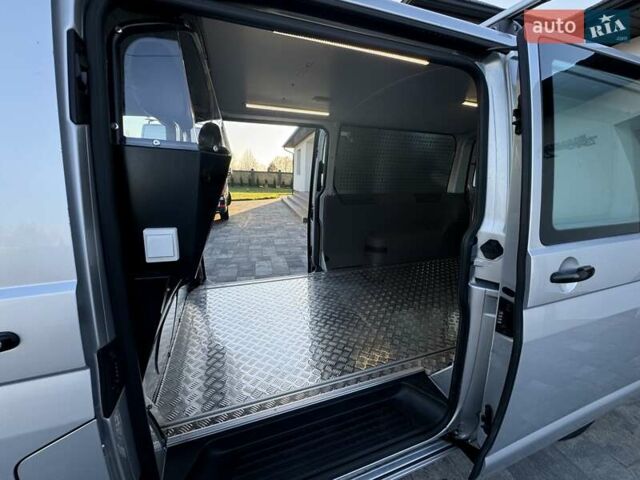 Серый Фольксваген Transporter, объемом двигателя 1.97 л и пробегом 178 тыс. км за 31500 $, фото 16 на Automoto.ua
