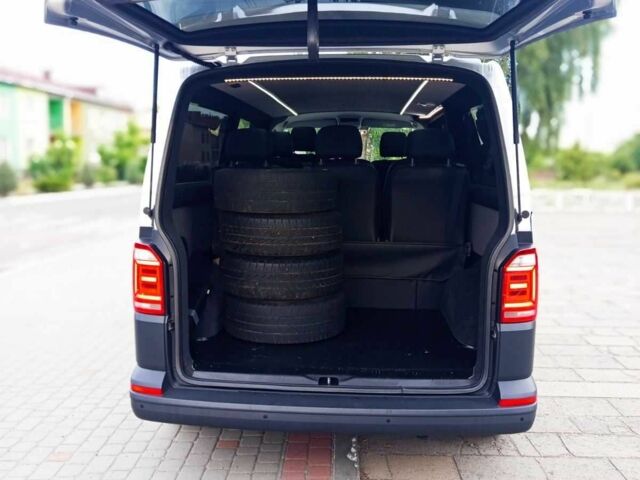 Серый Фольксваген Transporter, объемом двигателя 2 л и пробегом 210 тыс. км за 29970 $, фото 9 на Automoto.ua