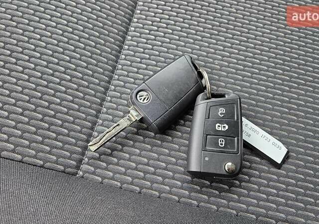 Серый Фольксваген Transporter, объемом двигателя 1.97 л и пробегом 152 тыс. км за 24900 $, фото 19 на Automoto.ua
