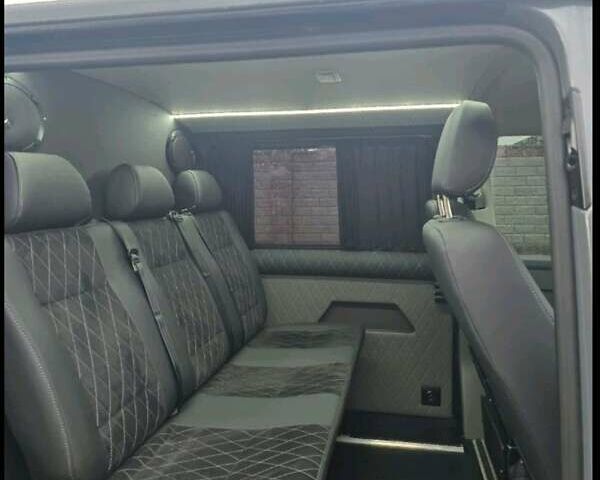Серый Фольксваген Transporter, объемом двигателя 2 л и пробегом 185 тыс. км за 39000 $, фото 5 на Automoto.ua
