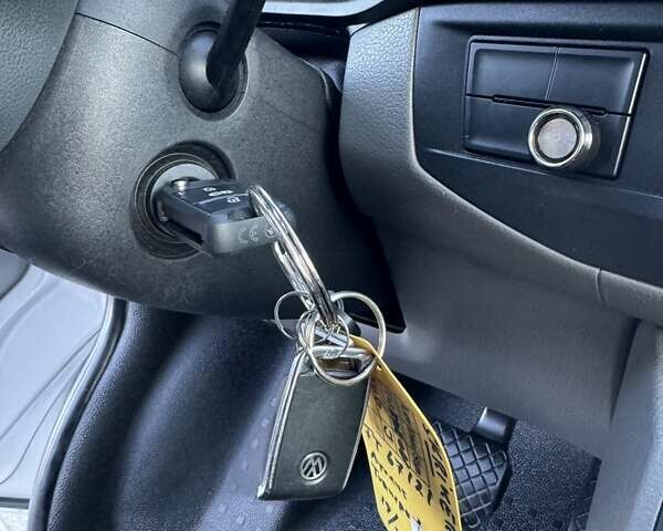 Серый Фольксваген Transporter, объемом двигателя 1.97 л и пробегом 178 тыс. км за 31500 $, фото 26 на Automoto.ua