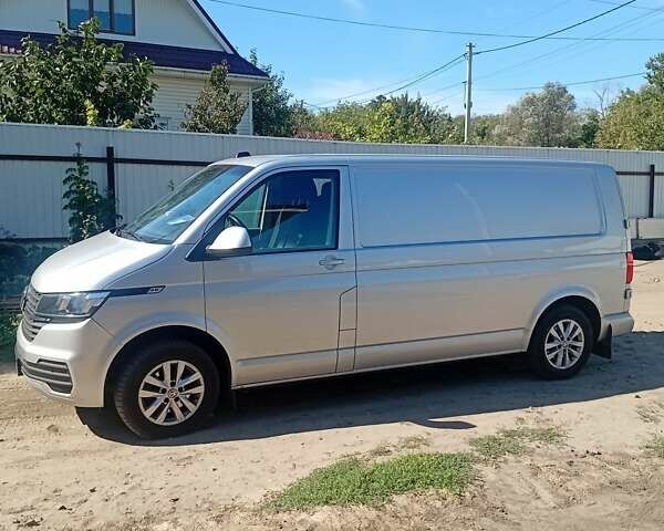 Серый Фольксваген Transporter, объемом двигателя 1.97 л и пробегом 235 тыс. км за 22000 $, фото 1 на Automoto.ua