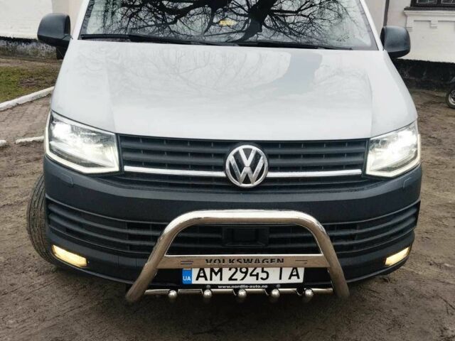 Серый Фольксваген Transporter, объемом двигателя 2 л и пробегом 210 тыс. км за 29970 $, фото 1 на Automoto.ua