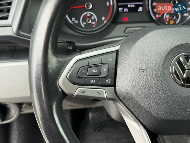 Серый Фольксваген Transporter, объемом двигателя 2 л и пробегом 199 тыс. км за 25999 $, фото 38 на Automoto.ua