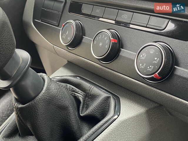 Серый Фольксваген Transporter, объемом двигателя 1.97 л и пробегом 165 тыс. км за 23900 $, фото 28 на Automoto.ua