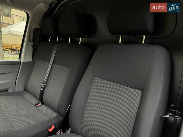 Серый Фольксваген Transporter, объемом двигателя 2 л и пробегом 207 тыс. км за 24950 $, фото 114 на Automoto.ua