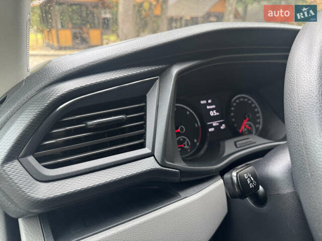 Серый Фольксваген Transporter, объемом двигателя 2 л и пробегом 207 тыс. км за 24950 $, фото 153 на Automoto.ua