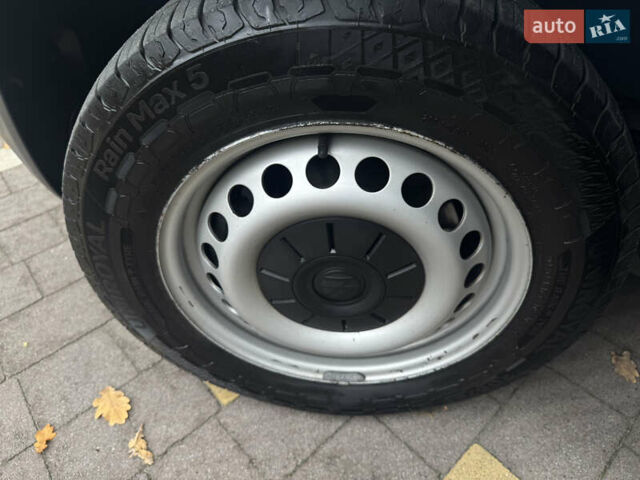 Серый Фольксваген Transporter, объемом двигателя 2 л и пробегом 207 тыс. км за 24950 $, фото 185 на Automoto.ua