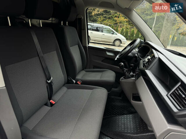 Серый Фольксваген Transporter, объемом двигателя 2 л и пробегом 207 тыс. км за 24950 $, фото 95 на Automoto.ua