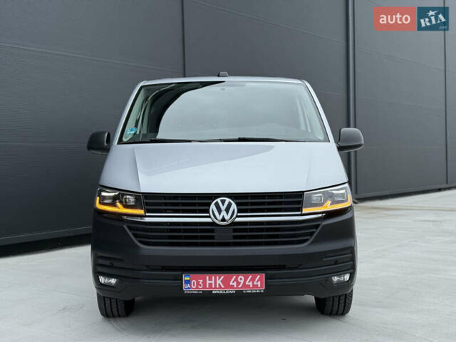 Серый Фольксваген Transporter, объемом двигателя 2 л и пробегом 199 тыс. км за 25999 $, фото 11 на Automoto.ua