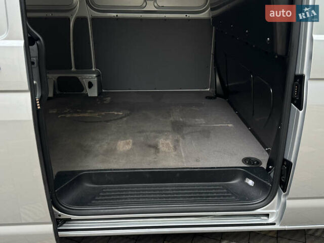 Серый Фольксваген Transporter, объемом двигателя 2 л и пробегом 203 тыс. км за 23450 $, фото 155 на Automoto.ua