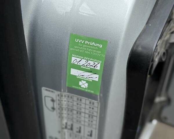 Сірий Фольксваген Transporter, об'ємом двигуна 1.97 л та пробігом 205 тис. км за 25300 $, фото 80 на Automoto.ua