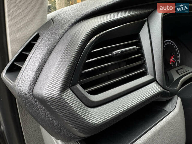 Серый Фольксваген Transporter, объемом двигателя 2 л и пробегом 207 тыс. км за 24950 $, фото 118 на Automoto.ua