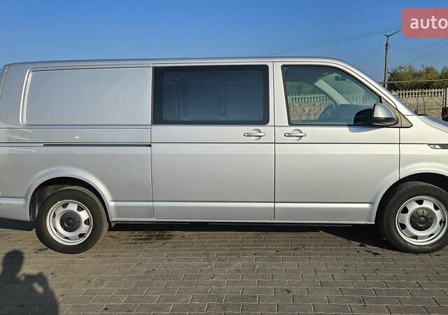 Серый Фольксваген Transporter, объемом двигателя 1.97 л и пробегом 197 тыс. км за 23700 $, фото 6 на Automoto.ua