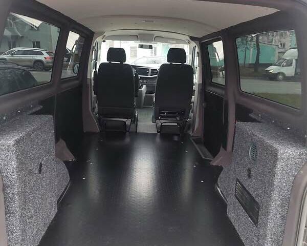 Серый Фольксваген Transporter, объемом двигателя 1.97 л и пробегом 177 тыс. км за 31900 $, фото 24 на Automoto.ua