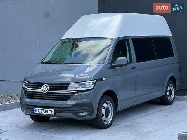 Серый Фольксваген Transporter, объемом двигателя 1.97 л и пробегом 18 тыс. км за 49800 $, фото 2 на Automoto.ua