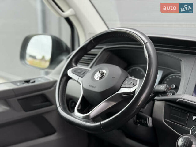 Серый Фольксваген Transporter, объемом двигателя 2 л и пробегом 199 тыс. км за 25999 $, фото 56 на Automoto.ua