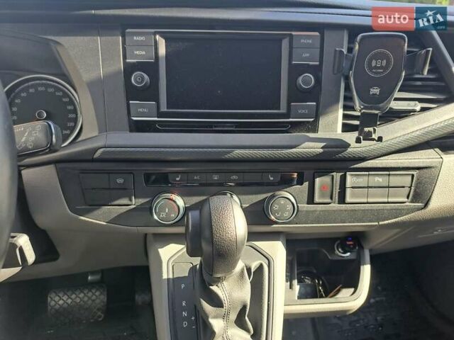 Серый Фольксваген Transporter, объемом двигателя 2 л и пробегом 21 тыс. км за 49500 $, фото 12 на Automoto.ua