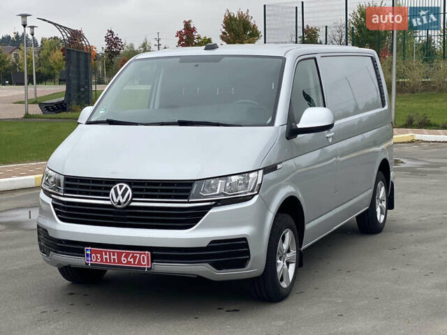 Серый Фольксваген Transporter, объемом двигателя 1.97 л и пробегом 165 тыс. км за 23900 $, фото 2 на Automoto.ua